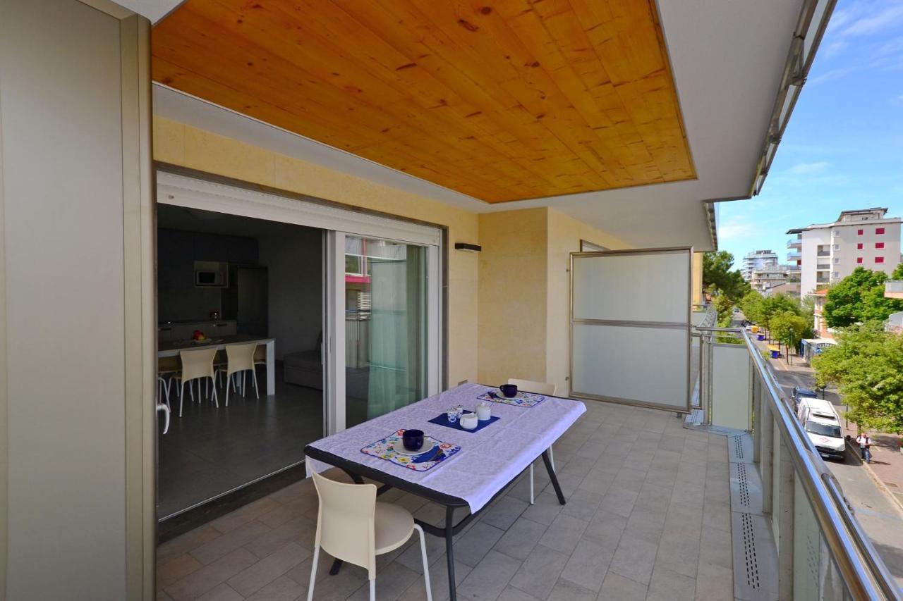 Apartments in Lignano 21701 Lignano Sabbiadoro Esterno foto